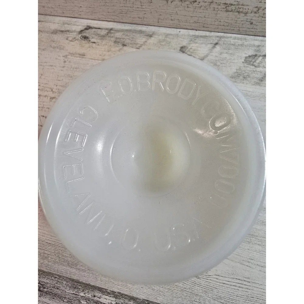 EO Brody Co White Milk Glass‎ Fluted Pedestal Vase M7000 Cleveland Ohio 6.25in